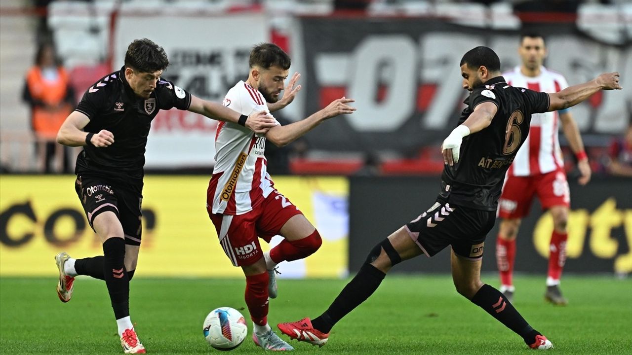 Onvo Antalyaspor, Samsunspor'u 2-1 Yenerek 3 Puan Aldı