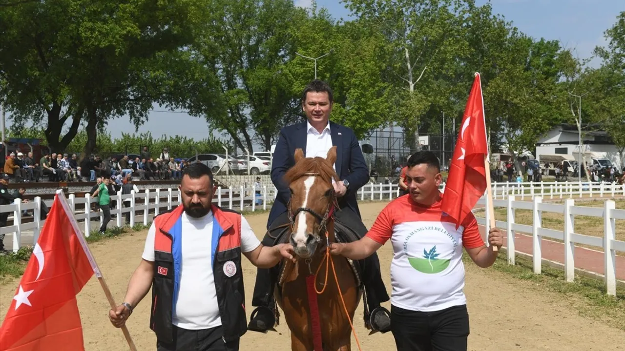 Osman Gazi'yi Anma ve Bursa'nın Fethi Şenlikleri'nde Rahvan At Yarışları Yapıldı