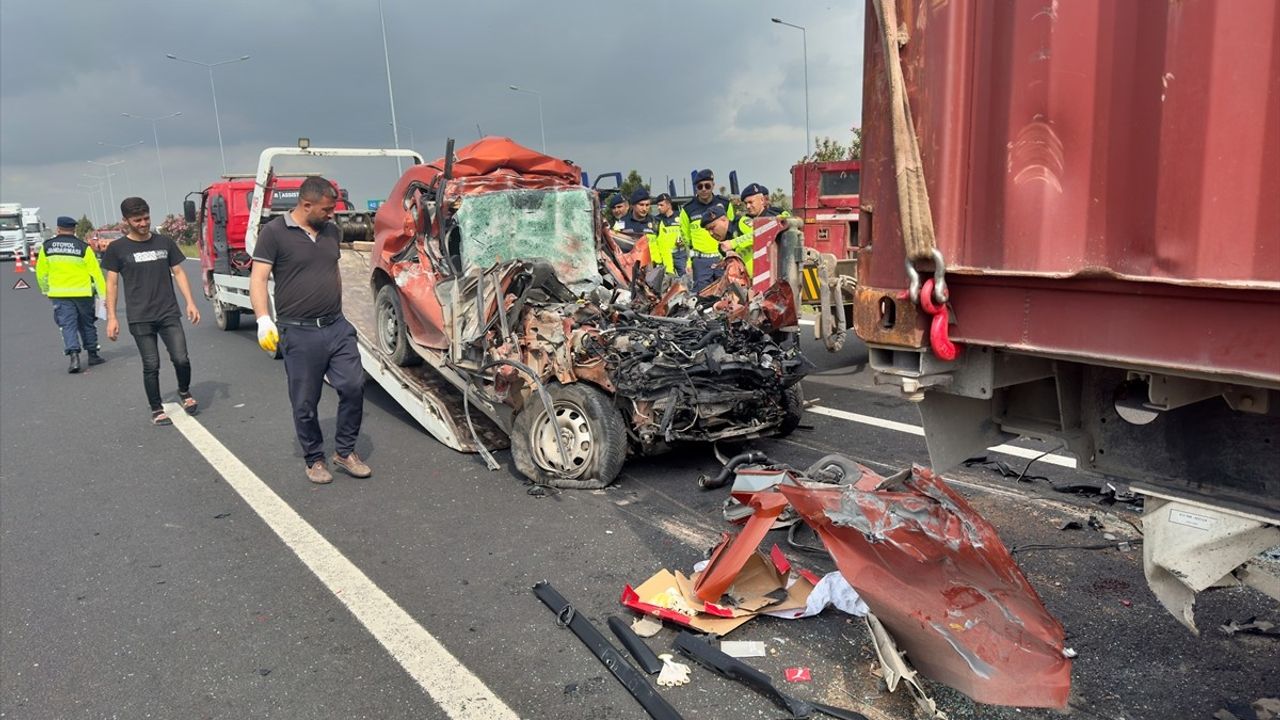 Osmaniye'de Feci Kaza: Cip Tıra Çarptı, Sürücü Hayatını Kaybetti