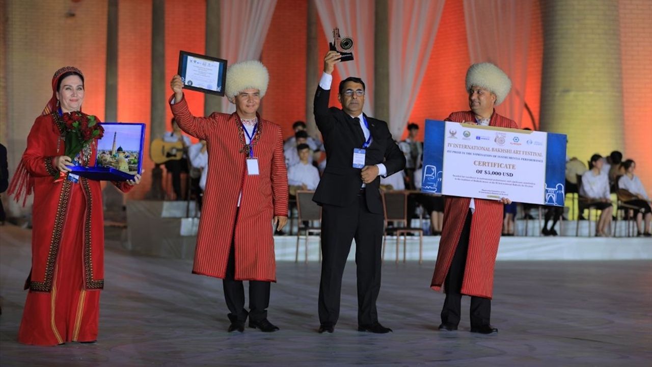 Özbekistan'da 4. Uluslararası Bahşı Sanatı Festivali Tamamlandı