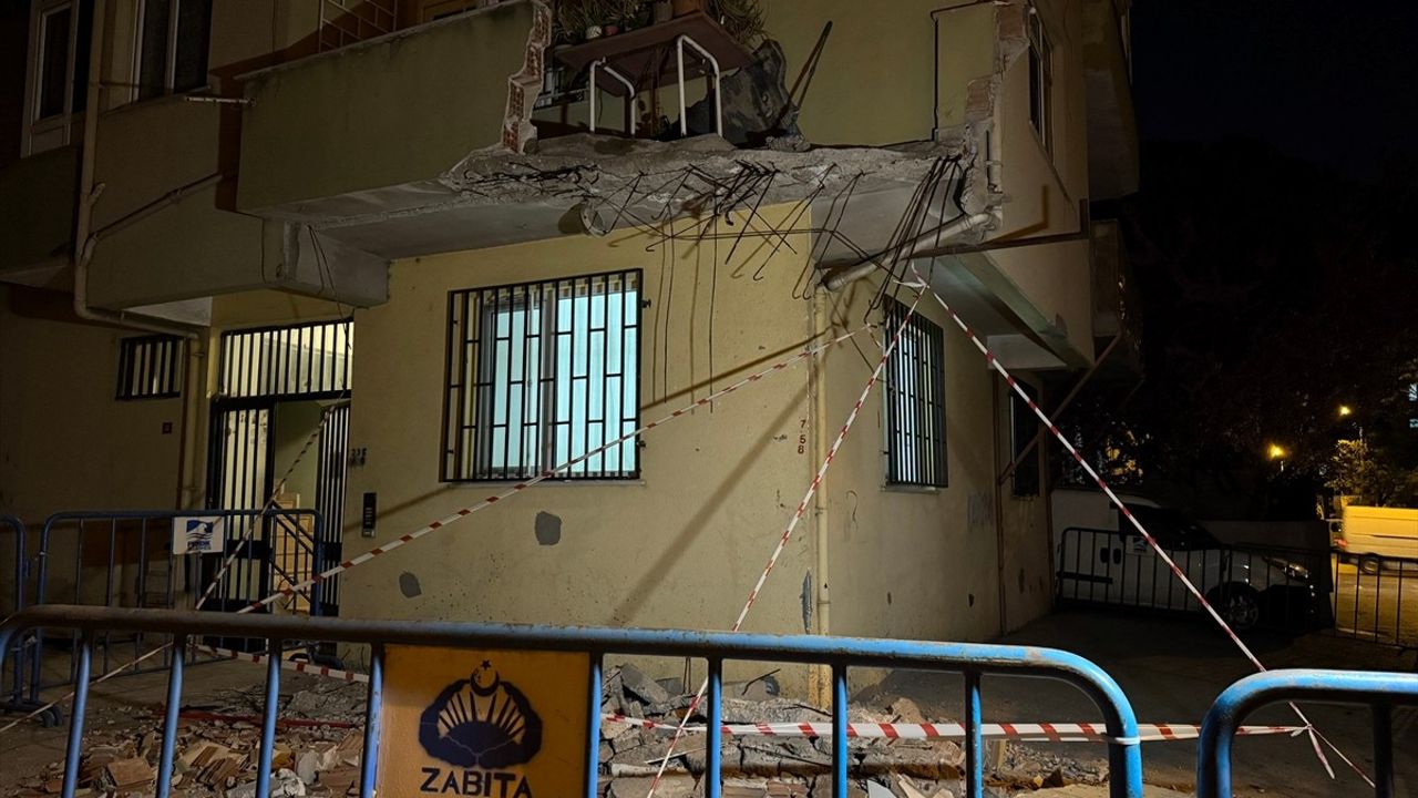 Pendik'te Daire Balkonu Çöktü: İhbar Üzerine Hızla Müdahale Edildi