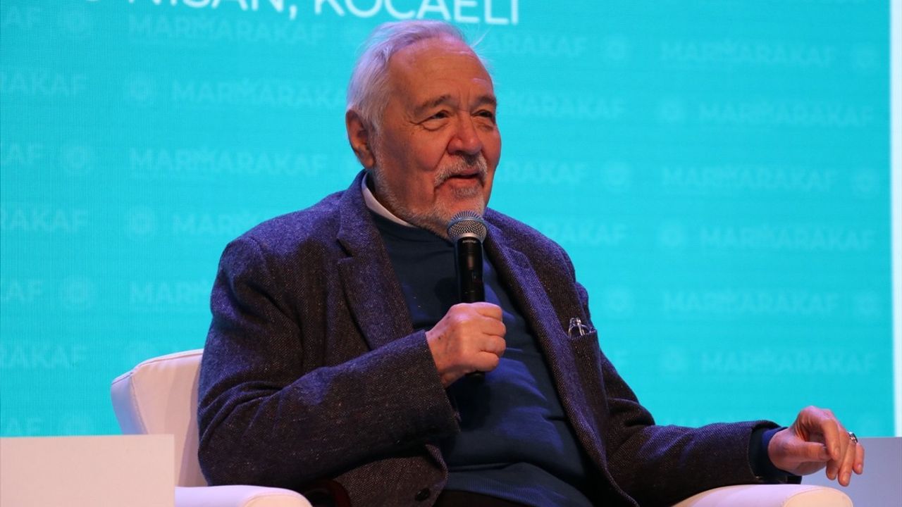 Prof. Dr. İlber Ortaylı, Marmara Kariyer Fuarı'nda Öğrencilerle Buluştu