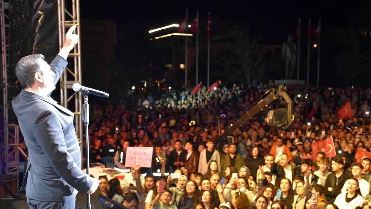 Rafet El Roman Kırıkkale'de 23 Nisan Coşkusunu Yaşattı