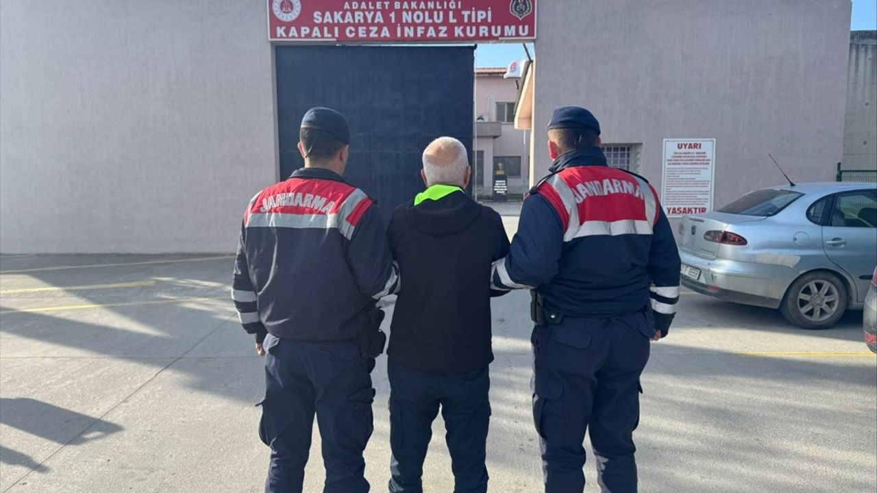 Sakarya'da Silah Kaçakçılığı Operasyonu: 2 Tutuklama