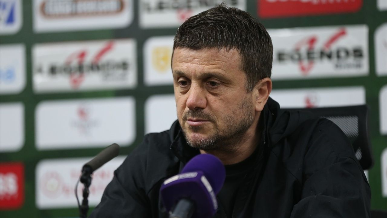 Sakaryaspor, Adanaspor'u 2-1'le Geçti: Teknik Direktörler Maç Sonrası Değerlendirdi