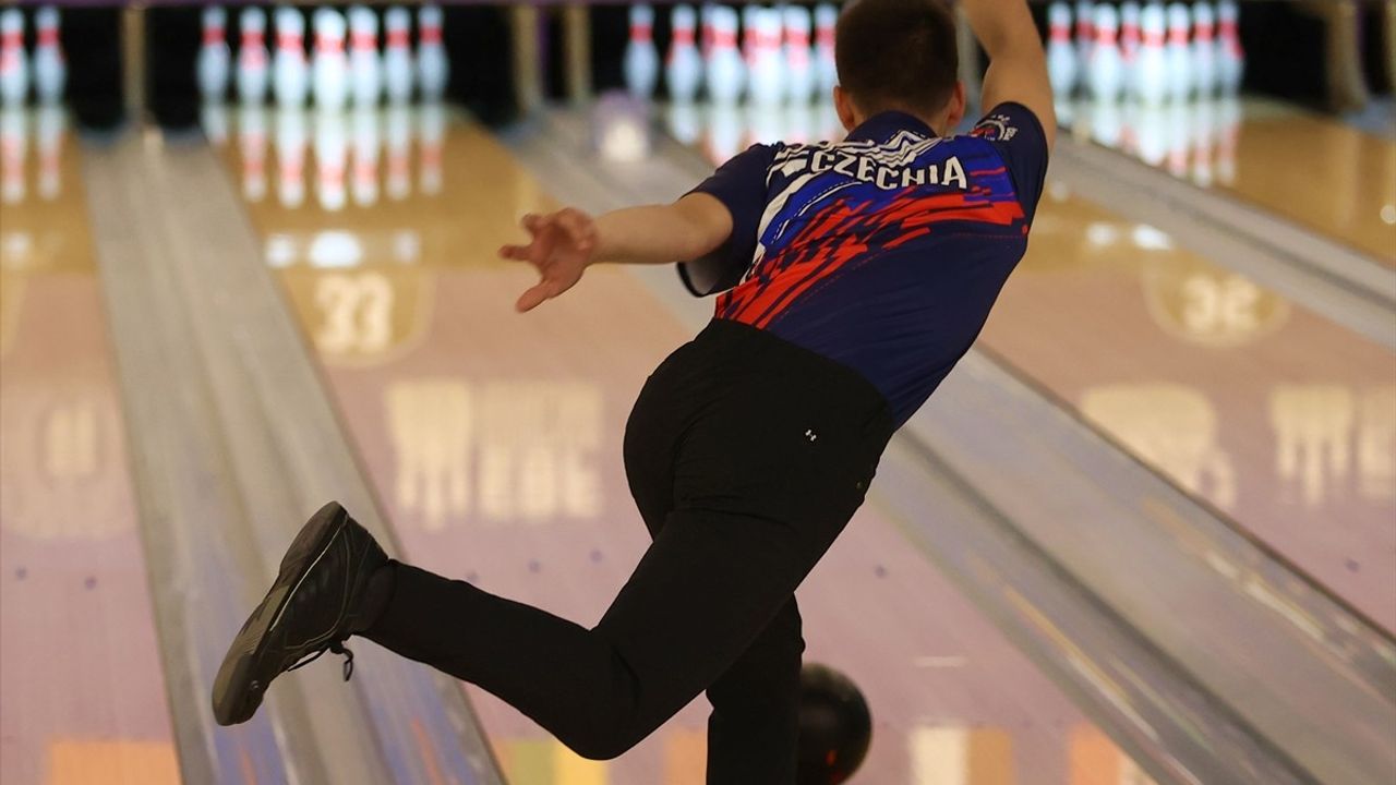 Samsun'da Gençler Avrupa Bowling Şampiyonası Tüm Hızıyla Devam Ediyor