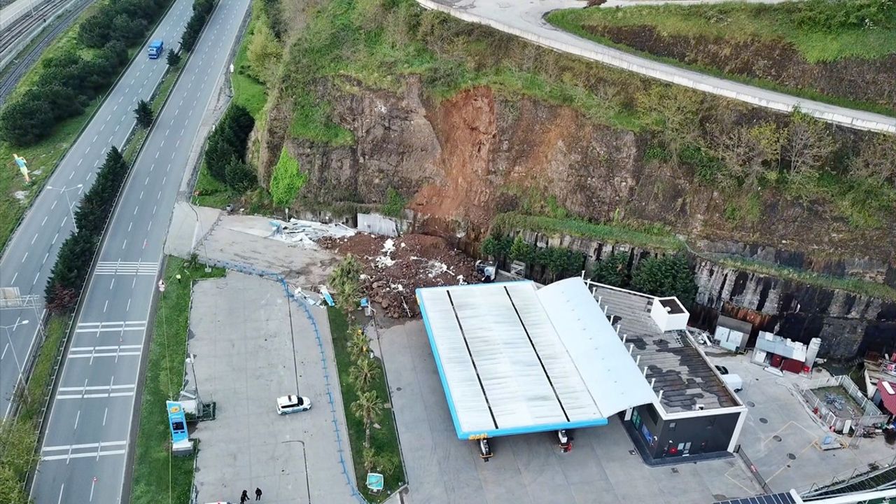 Samsun'da Heyelan Faciası: Baba ve İki Kızı Hayatını Kaybetti, İstasyon Müdürü Gözaltında