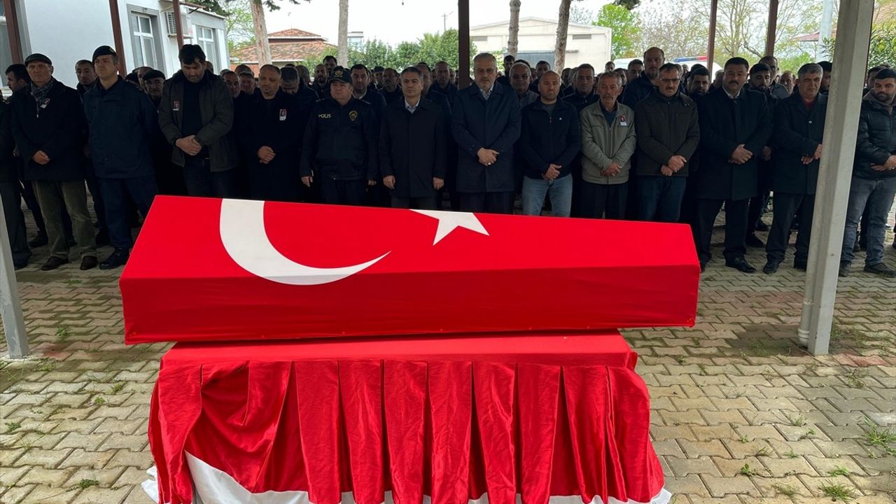 Samsun'da Kıbrıs Gazisi Hacı Raif Demet Son Yolculuğuna Uğurlandı