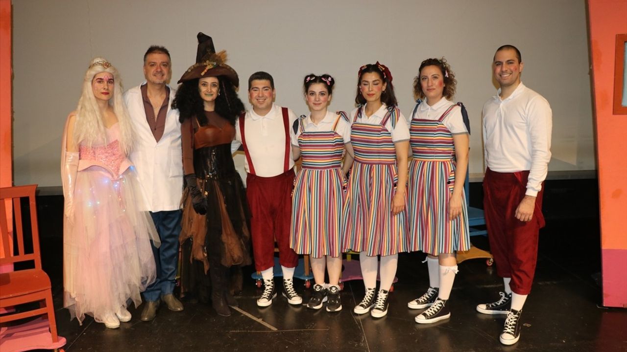 Samsun Devlet Opera ve Balesi Amasya'da 'Okulumuz Orman' İle Büyüledi