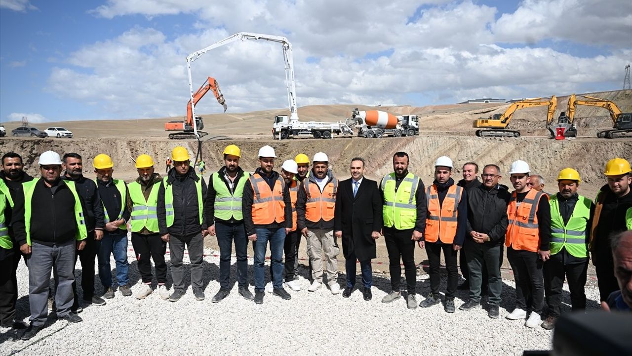 Sanayi ve Teknoloji Bakanı Kacır, Van Sanayi Siteleri Temel Atma Töreni'nde Konuştu