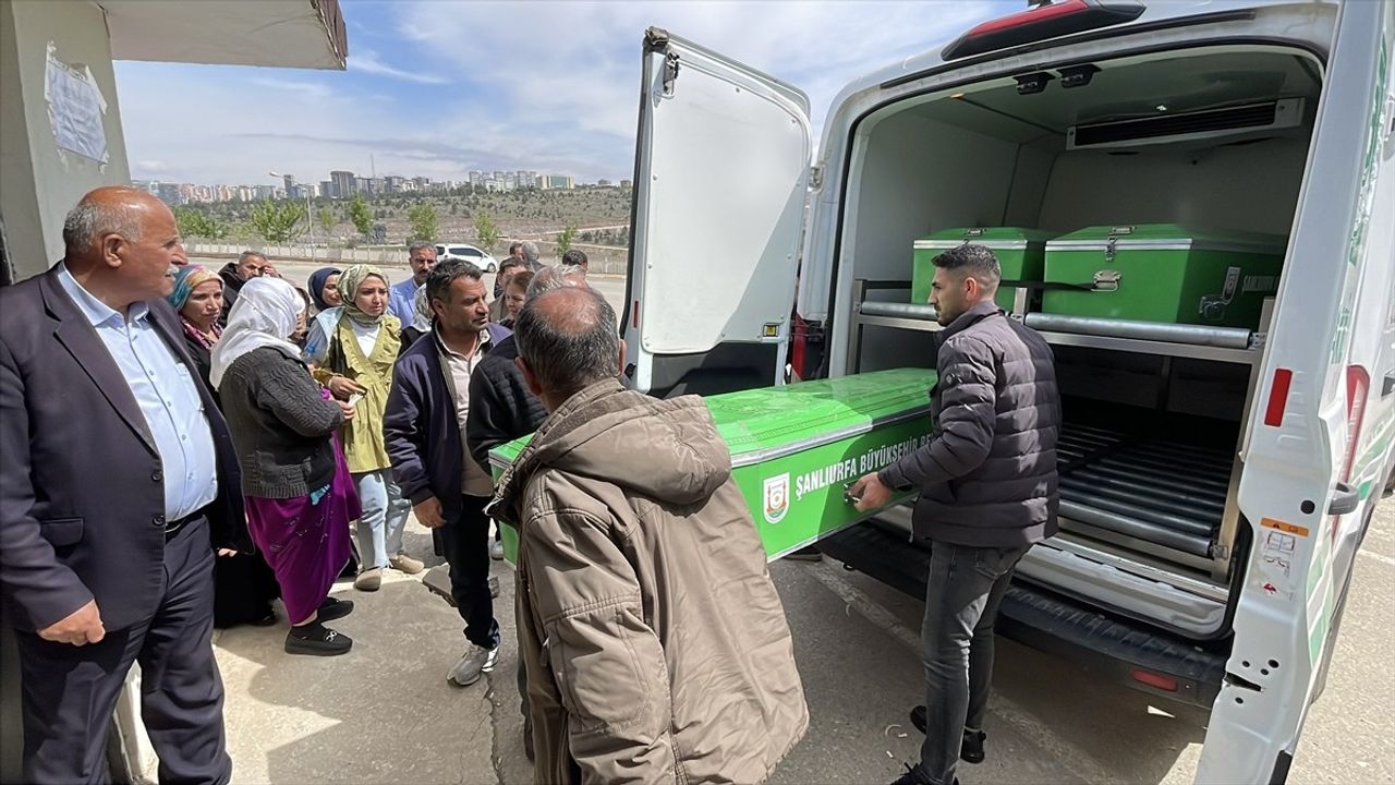 Şanlıurfa'da Sahipsiz Köpeklerden Kaçarken Üniversite Öğrencisi Hayatını Kaybetti