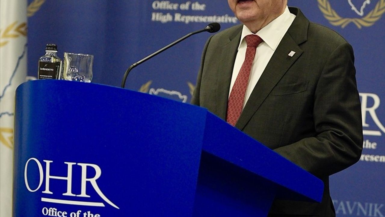 Schmidt'ten Dodik'in Partisine Yaptırım Kararı