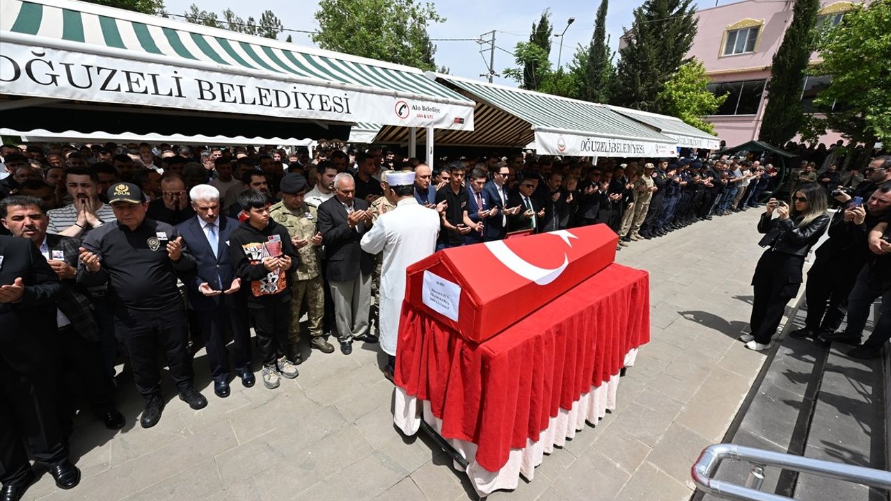 Şehit Astsubay Hüseyin Uzun Gaziantep'te Son Yolculuğuna Uğurlandı