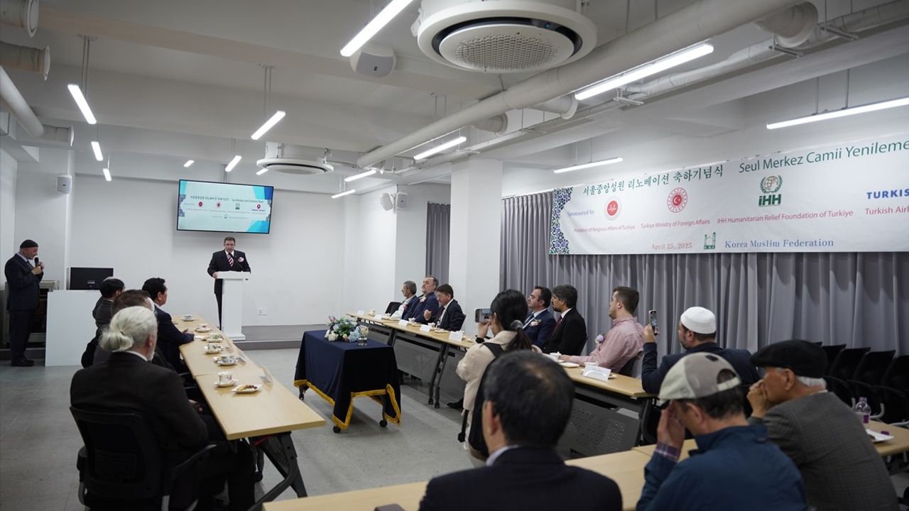 Seul Merkez Cami'de Türk Sanatı Rüzgarı: Çini ve Kaligrafi Dekorasyonu Tamamlandı