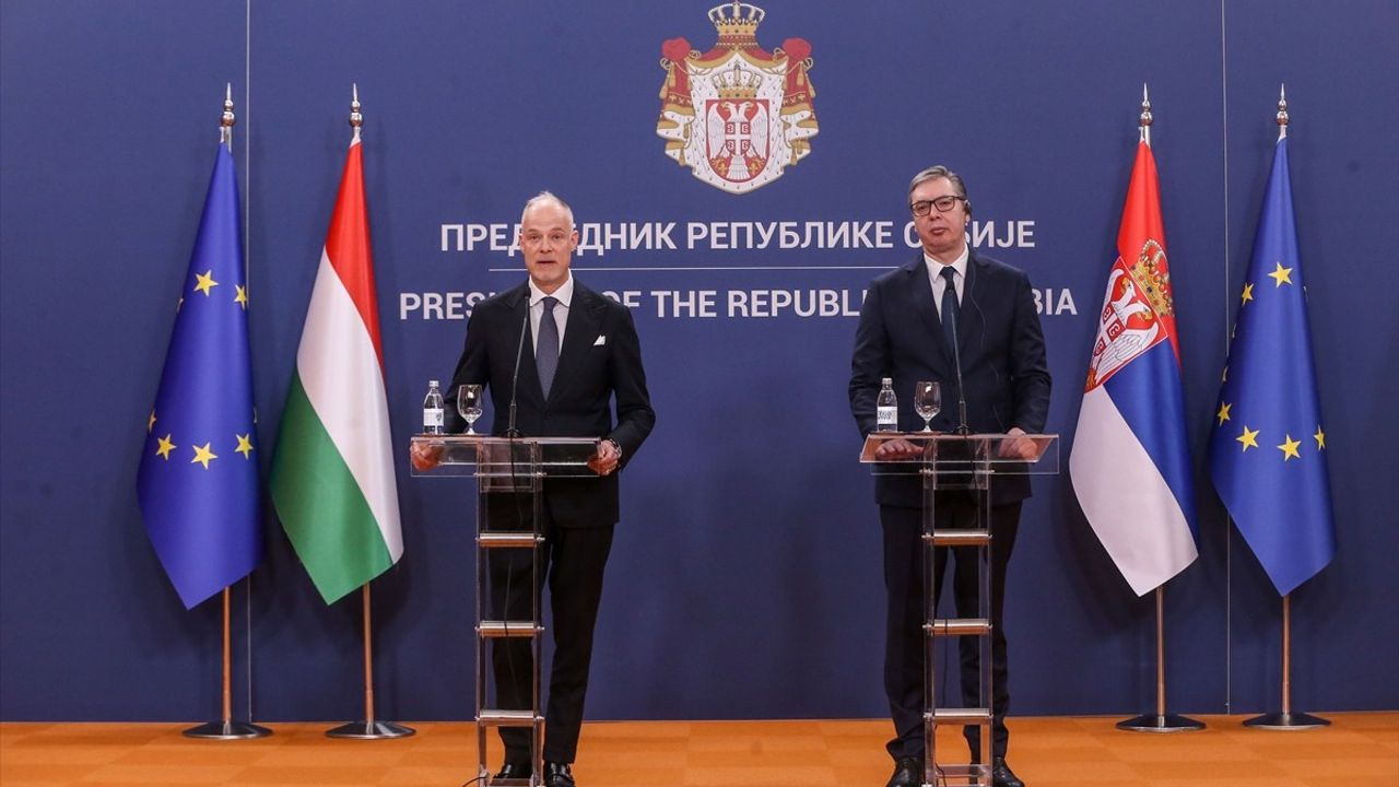 Sırbistan ve Macaristan Arasında Tarihi Savunma Anlaşması İmzalandı