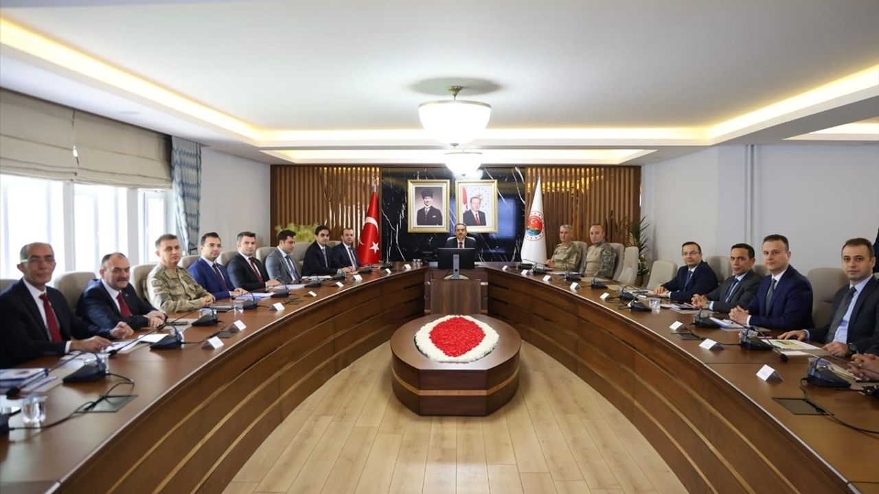 Şırnak'ta Asayiş ve Güvenlik Toplantısı: Uyuşturucuya Geçit Yok!