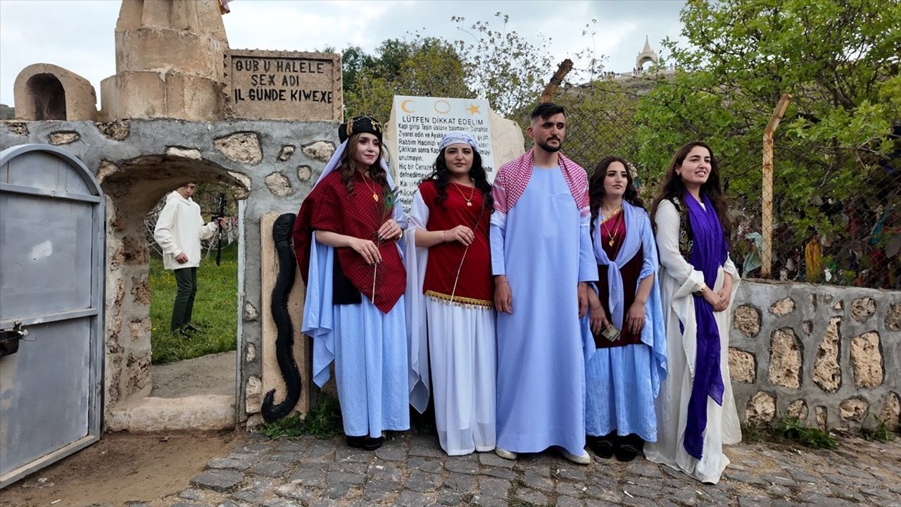 Şırnak'ta Ezidilerin Coşkulu 'Kırmızı Çarşamba Bayramı' Kutlaması