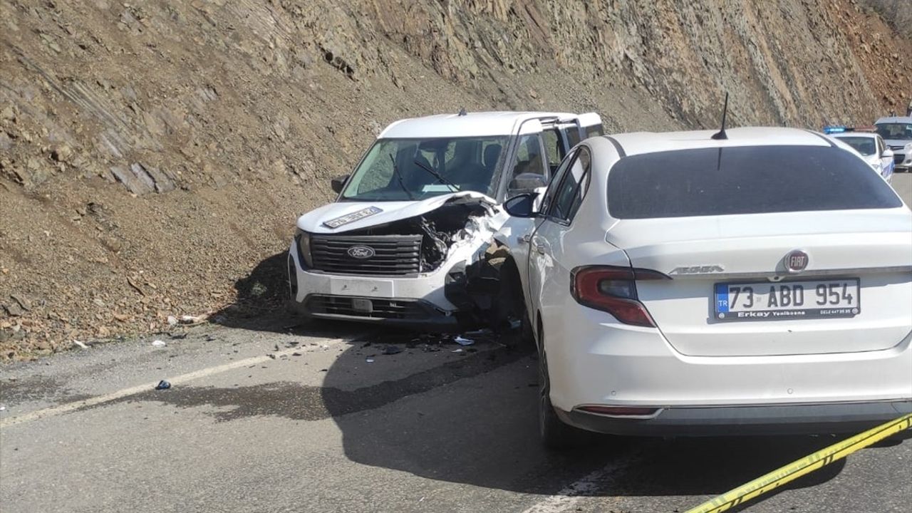 Şırnak'ta Trafik Kazası: 1 Çocuk Dâhil 4 Yaralı