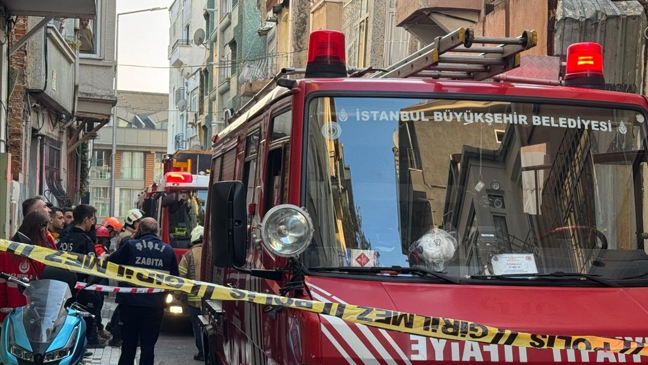 Şişli'de İki Katlı Binada Kısmi Çökme Olayı