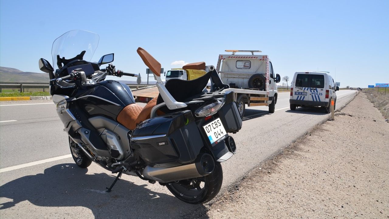Sivas'ta Motosiklet Kazası: Genç Sürücü Hayatını Kaybetti
