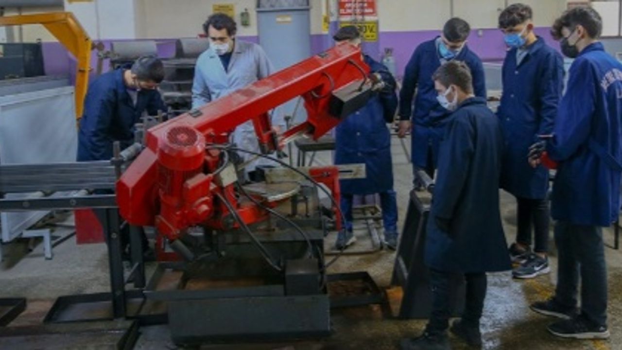 Sivas'ta Sanayi ve Eğitim İşbirliği: Öğrenciler Artık Çalışacak!