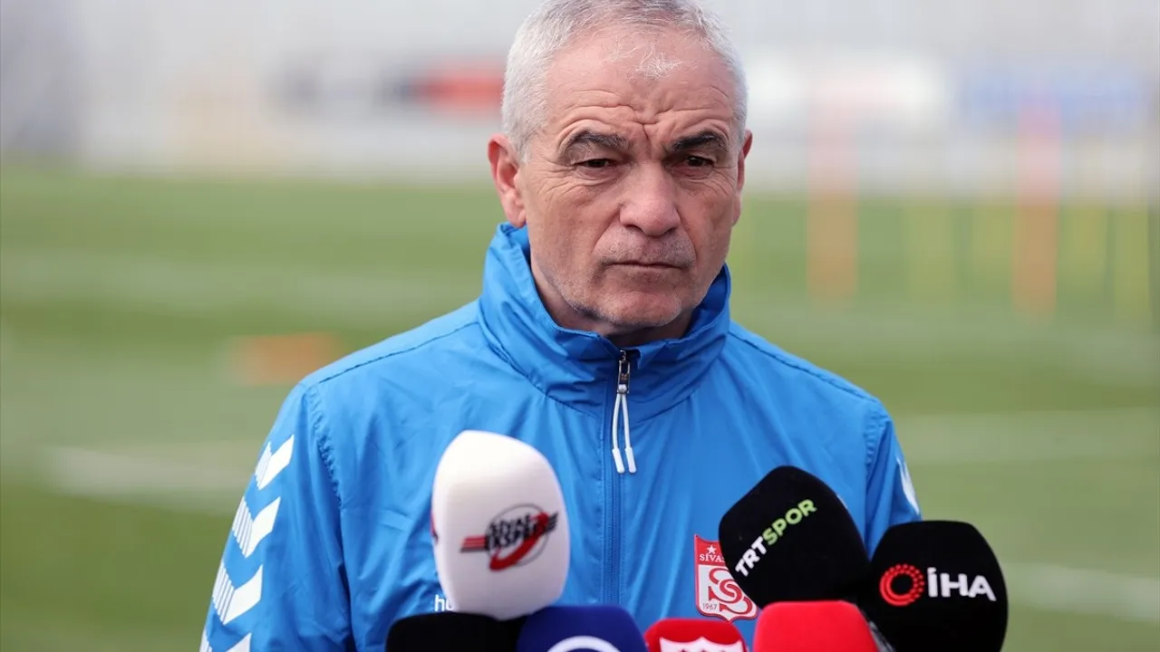 Sivasspor, Fenerbahçe Maçına Kilitlendi: Rıza Çalımbay Açıklamalarda Bulundu