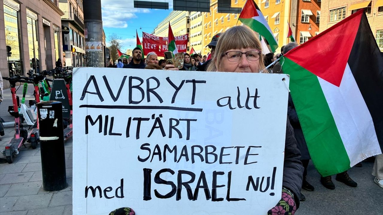 Stockholm'de Gazze Saldırılarına Karşı Büyüyen Tepkiler