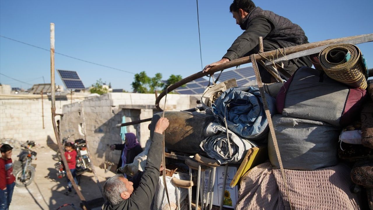 Suriye'nin Kuzeyinde Siviller Köylerine Dönüyor