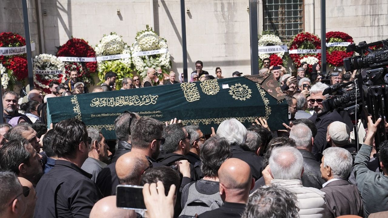 Tarkan'ın Annemesi Neşe Tevetoğlu Son Yolculuğuna Uğurlandı