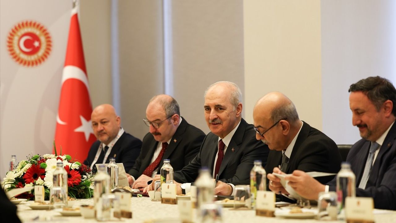 TBMM Başkanı Kurtulmuş, BAE Federal Ulusal Konseyi Başkanı Ghobash ile Görüştü
