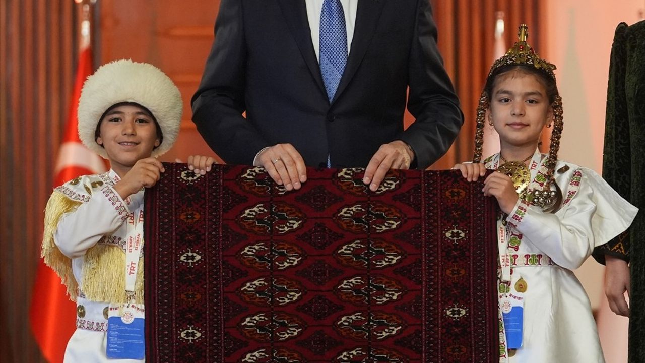 TBMM Başkanı Kurtulmuş, Dünya Çocuklarını Kabul Etti: Barış ve Umut Mesajı Verdi