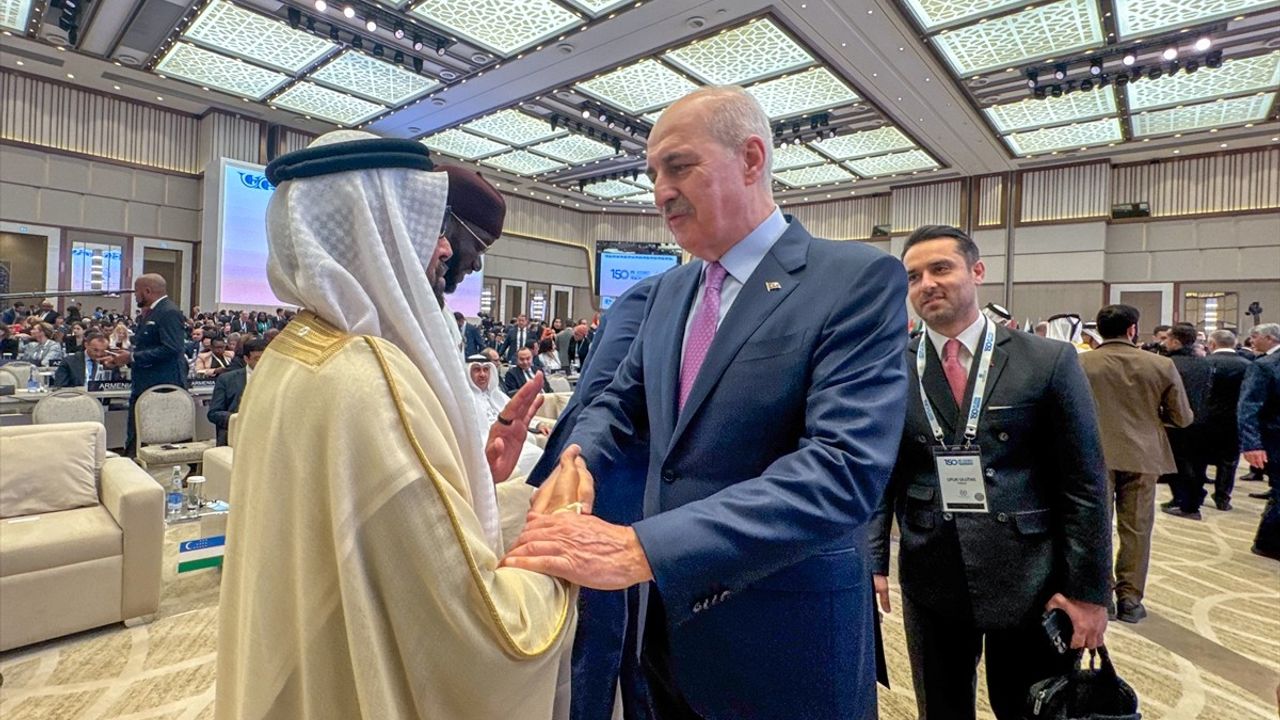 TBMM Başkanı Kurtulmuş, Özbekistan'da Diplomasi Trafiği Yürütüyor