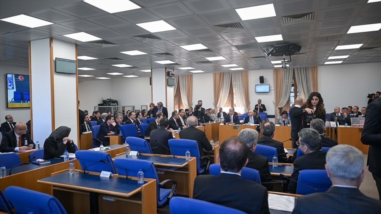 TBMM'de Kanun Teklifinin Görüşmeleri Başladı: 112 Acil Çağrı Merkezleri İçin Yeni Düzenlemeler Bekleniyor