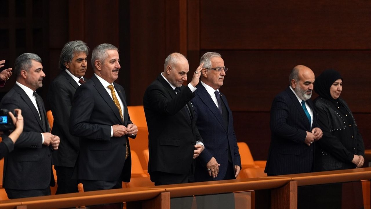 TBMM Genel Kurulu'nda Tartışmalı Gün: 'Cunta' İfadesi Gündeme Geldi