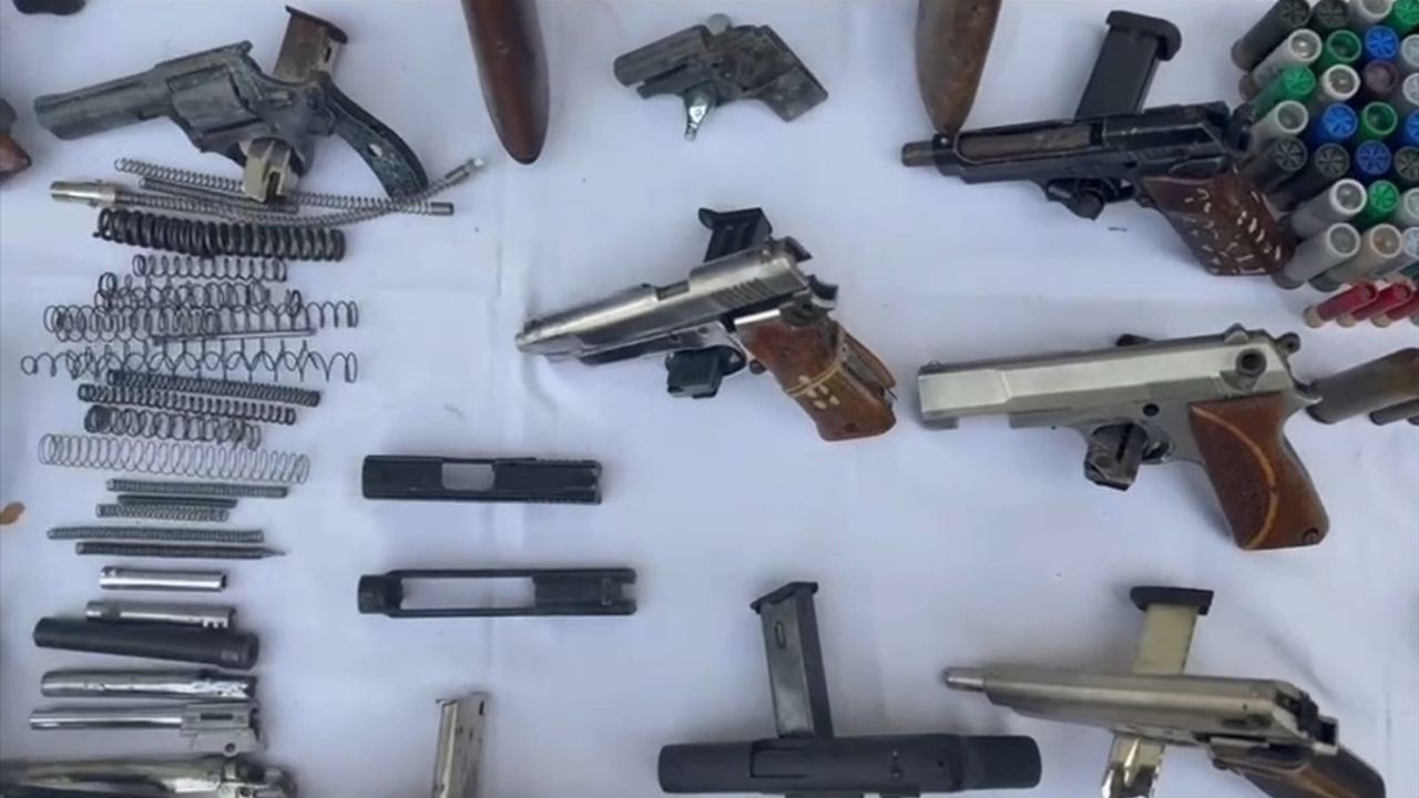 Tekirdağ'da 19 Ruhsatsız Tabanca Ele Geçirildi: 1 Gözaltı