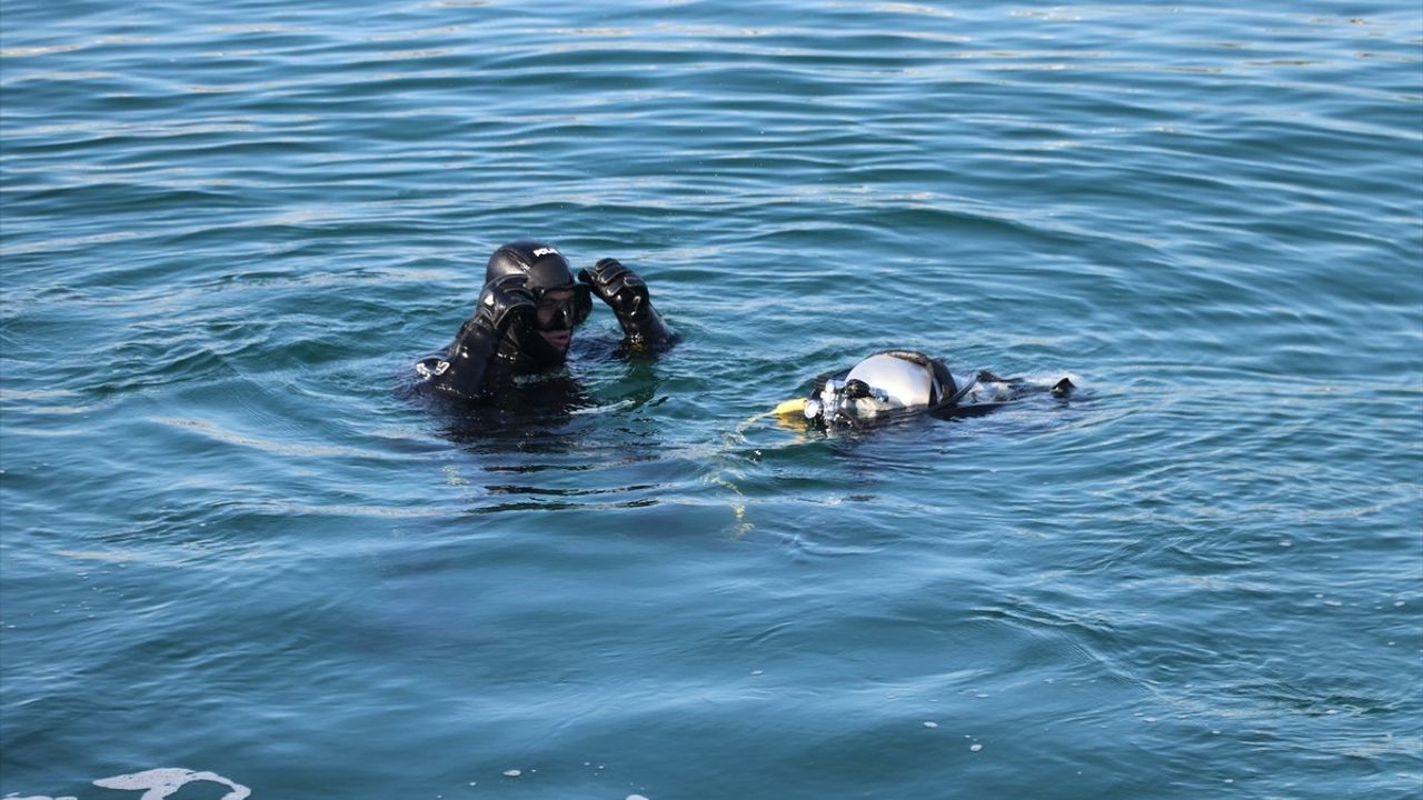 Tekirdağ'da Turizm Haftası Kapsamında Deniz Dibi Temizliği Gerçekleştirildi