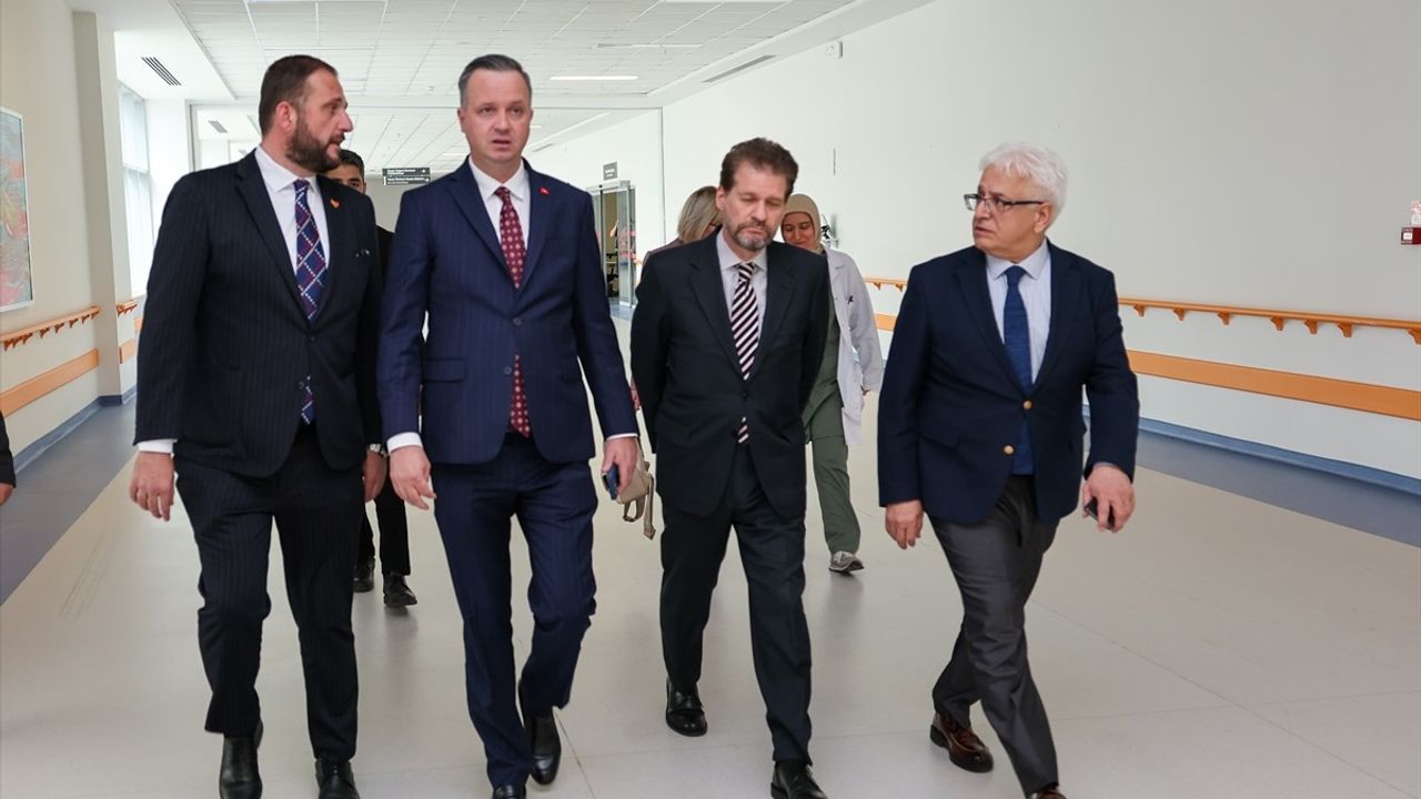 TİKA Başkanı Serkan Kayalar, Kuzey Makedonya Yangını Yaralılarını Ziyaret Etti