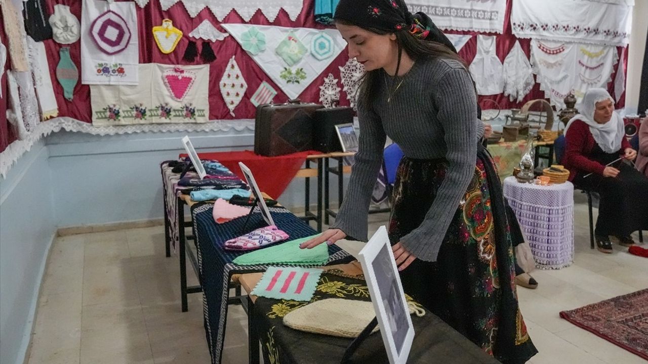 Tokluca Mahallesi'nde Eski Eşyalarla Donatılan Sınıf: Nostalji ve Eğitim Bir Arada