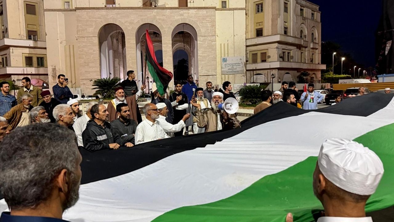 Trablus'ta Gazze'ye Destek Gösterisi Düzenlendi