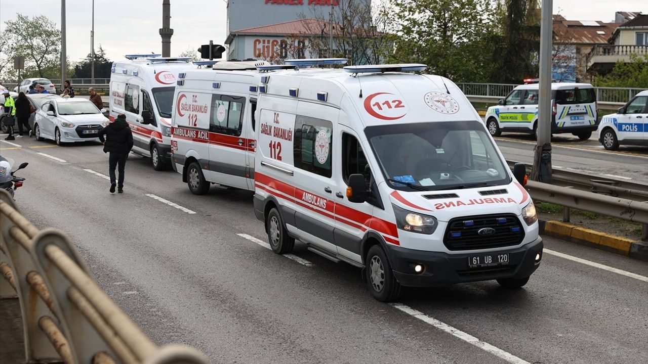 Trabzon'da Zincirleme Trafik Kazası: 8 Yaralı