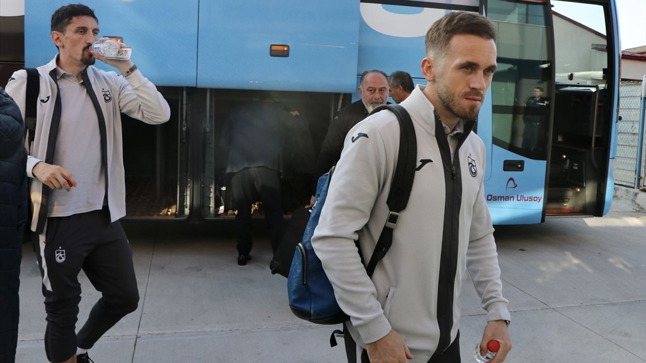 Trabzonspor, Adana'ya Uçtu: Adana Demirspor Maçının Hazırlıkları Tamamlandı