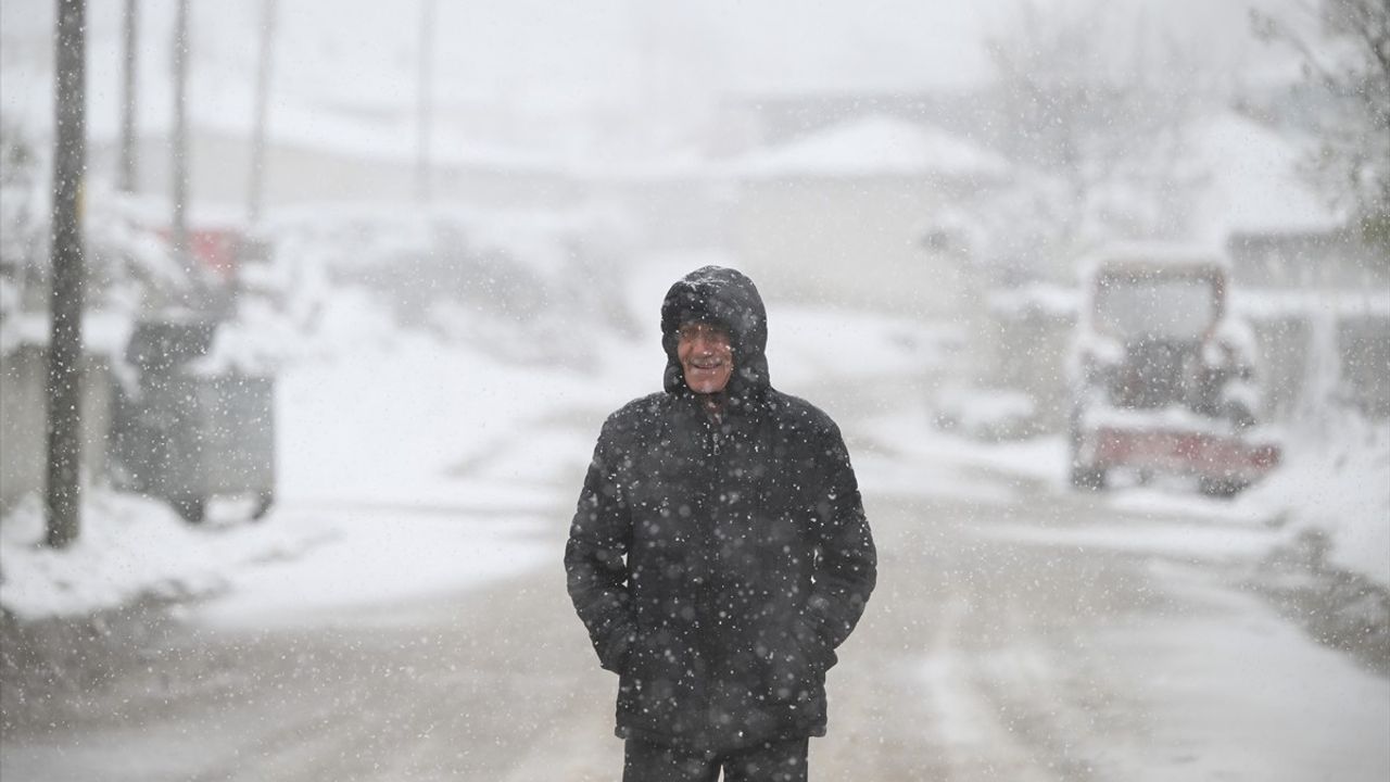 Trakya'da Nisan Ayında Eşsiz Kar Yağışı