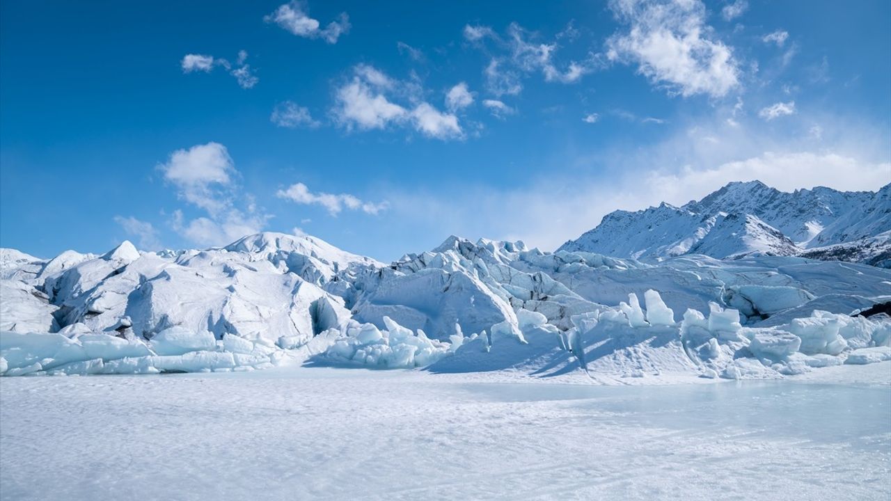 Türk Fotoğrafçı Alaska'daki Matanuska Buzulu'nu Belgeledi