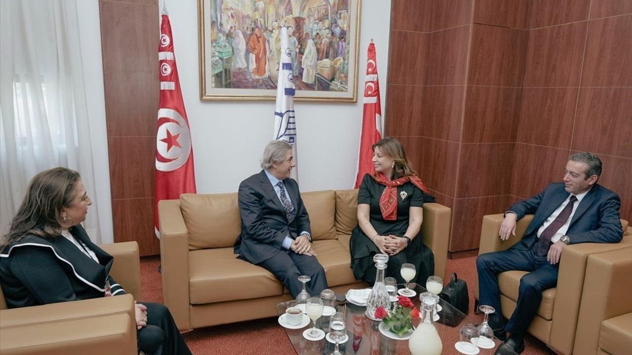 Türk İş Kadınları Tunus'ta İş Forumunda Buluştu