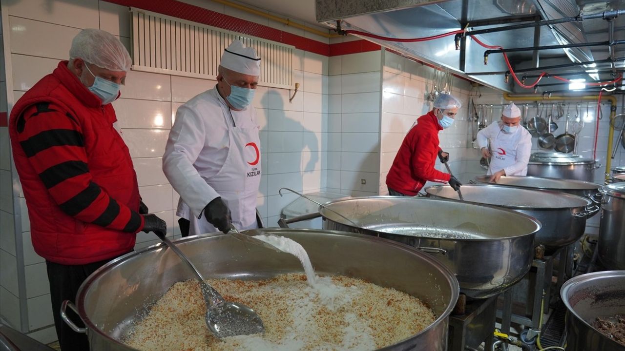 Türk Kızılay, 55 Aşevi Hedefini Aşmayı Bekliyor