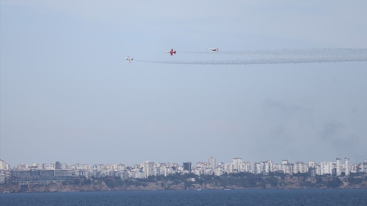 Türk Yıldızları Antalya'da 23 Nisan Gösterisi İçin Prova Yaptı