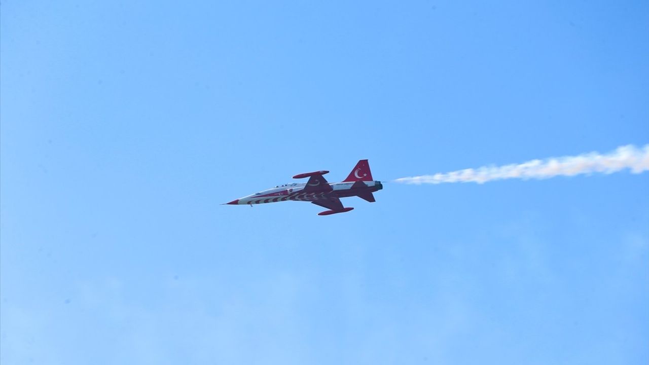 Türk Yıldızları İskenderun'da Çevre Tanıma Uçuşu Gerçekleştirdi