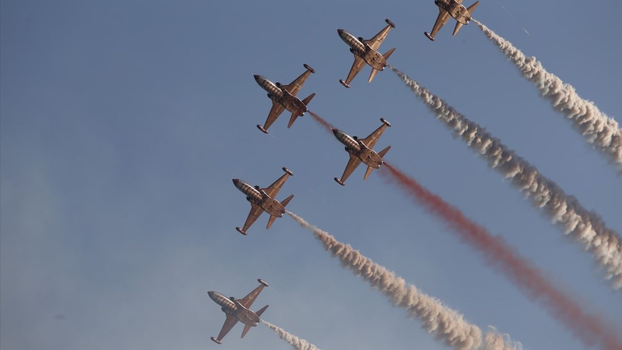 Türk Yıldızları Mersin'de Görsel Şölen Sunuyor
