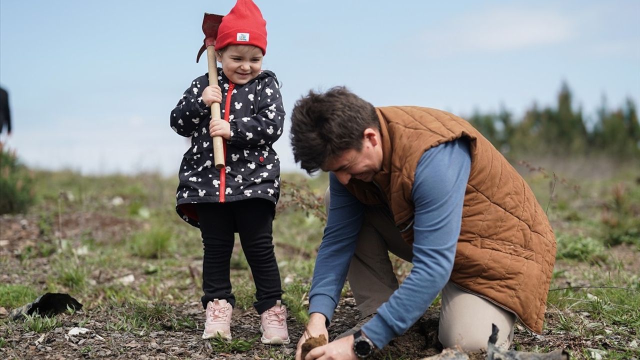Türkiye-Çin Dostluğunun Sembolü: 10 Bin Fidan Toprakla Buluştu