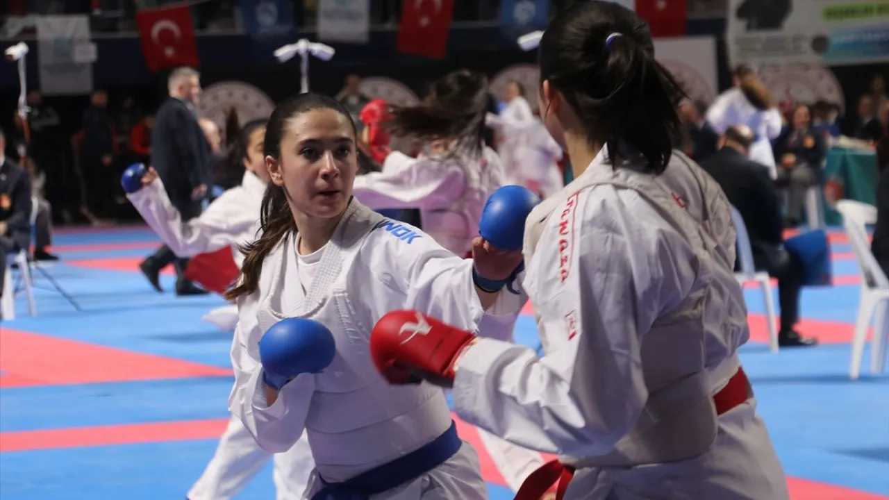 Türkiye Çocuklar Karate Şampiyonası Kocaeli'de Gerçekleşti